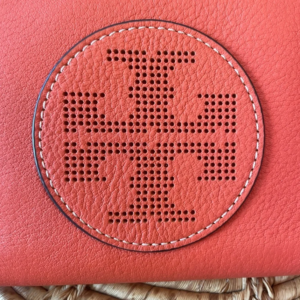 Like New Tory Burch Leather Small Zip Wallet in Orange & Tan